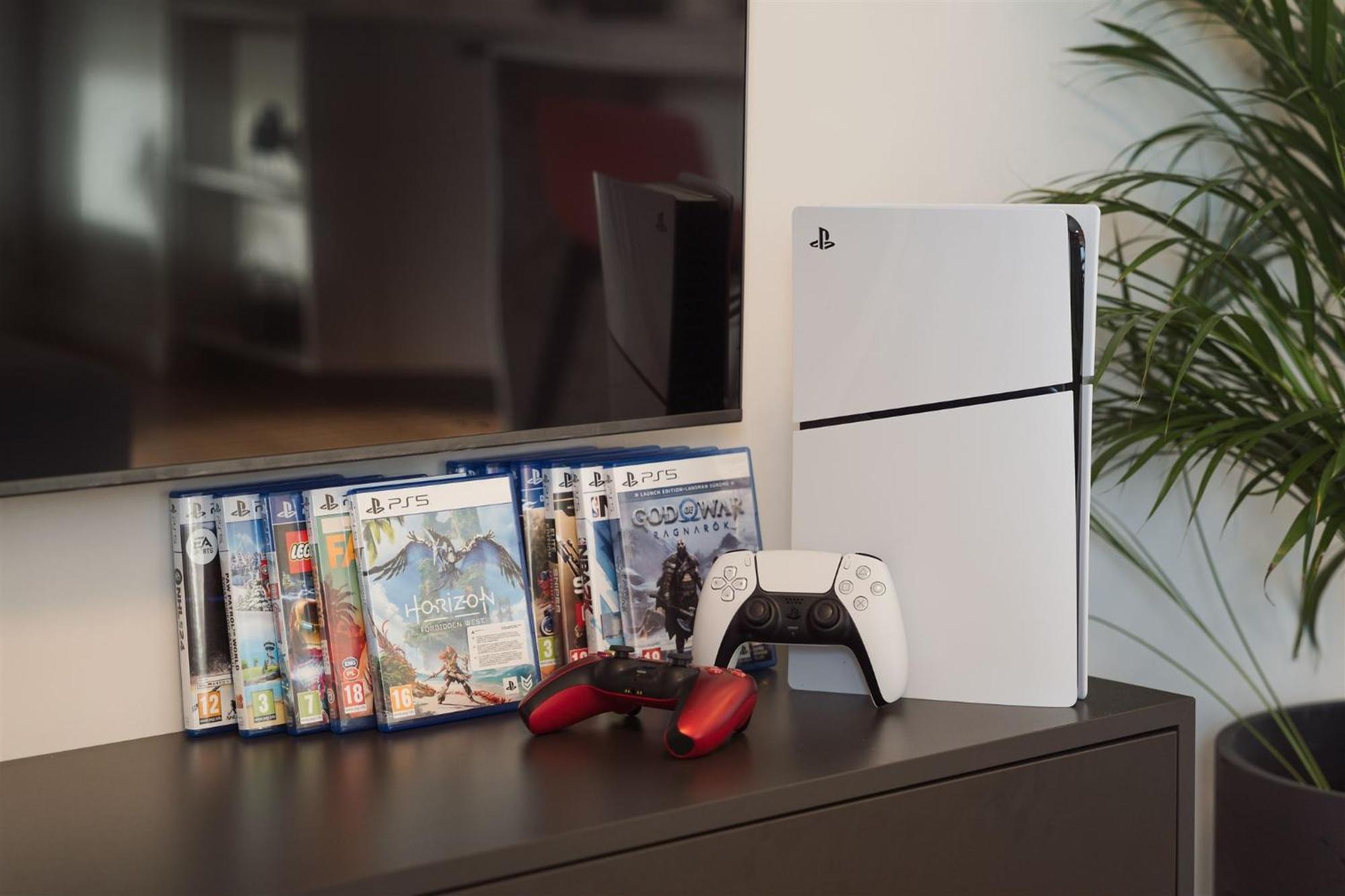 Luxury Sunny Home - Garage Parking, Metro, Balcony, Ps5 With Games Praga Esterno foto