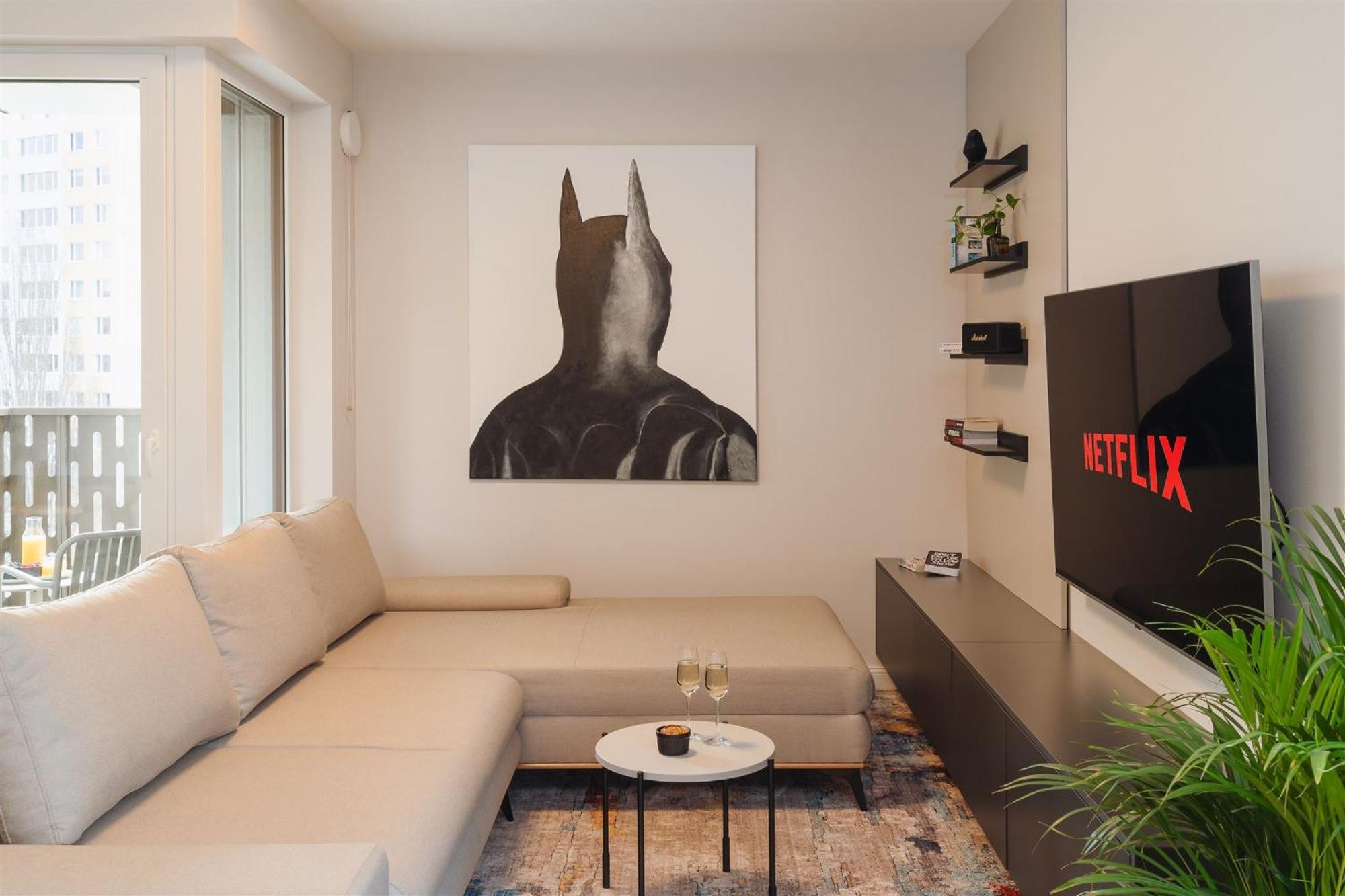 Luxury Sunny Home - Garage Parking, Metro, Balcony, Ps5 With Games Praga Esterno foto