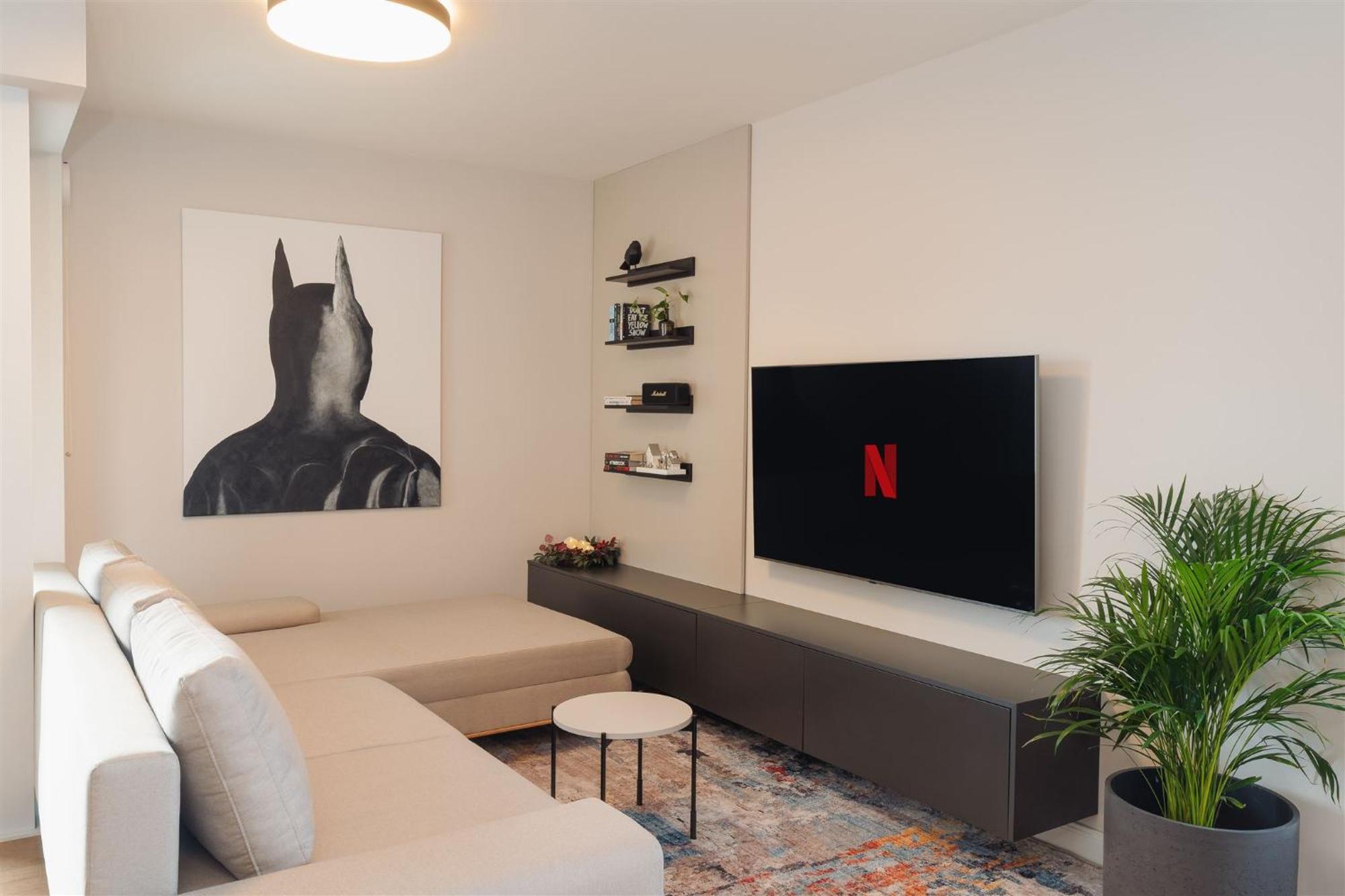 Luxury Sunny Home - Garage Parking, Metro, Balcony, Ps5 With Games Praga Esterno foto