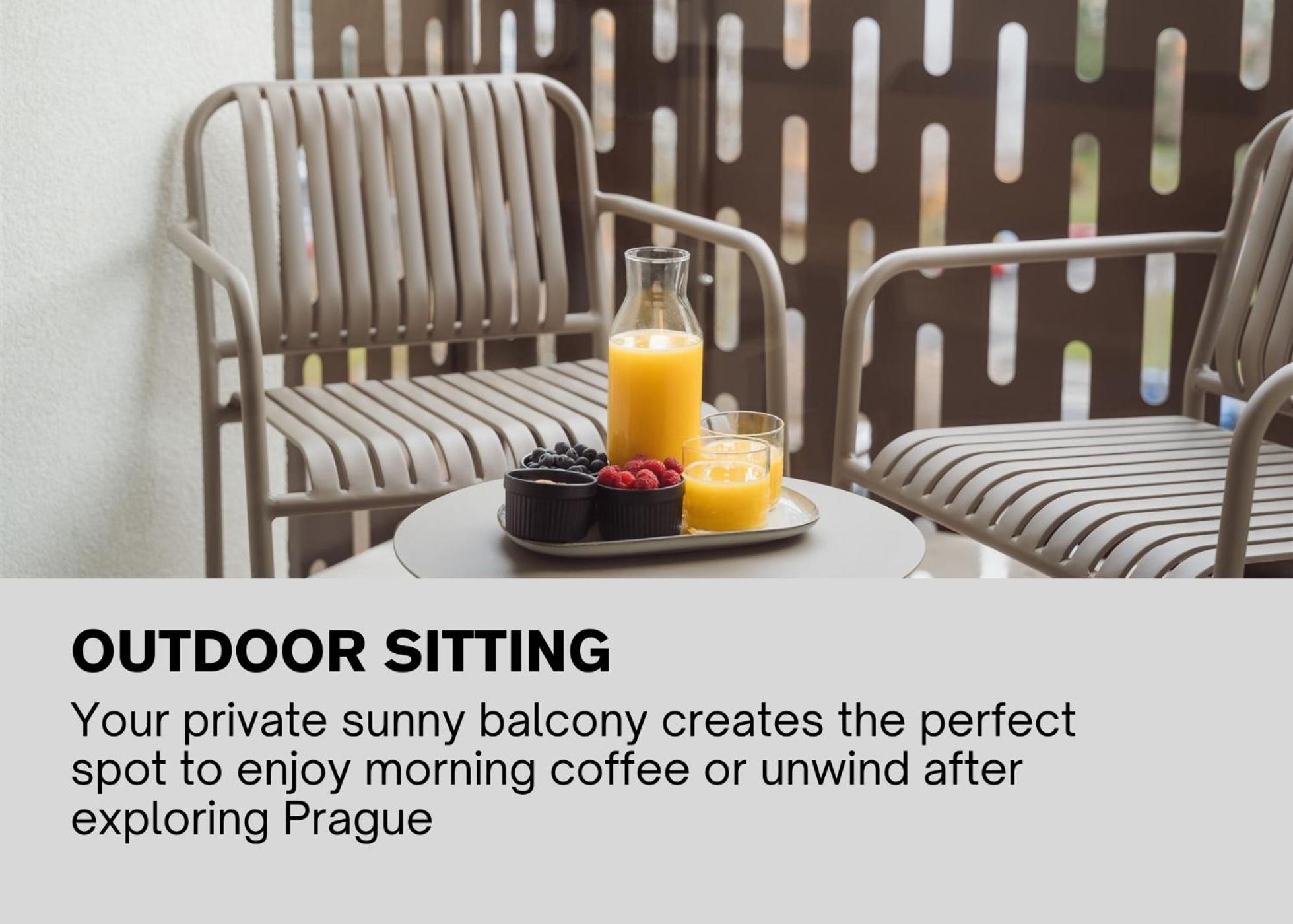 Luxury Sunny Home - Garage Parking, Metro, Balcony, Ps5 With Games Praga Esterno foto